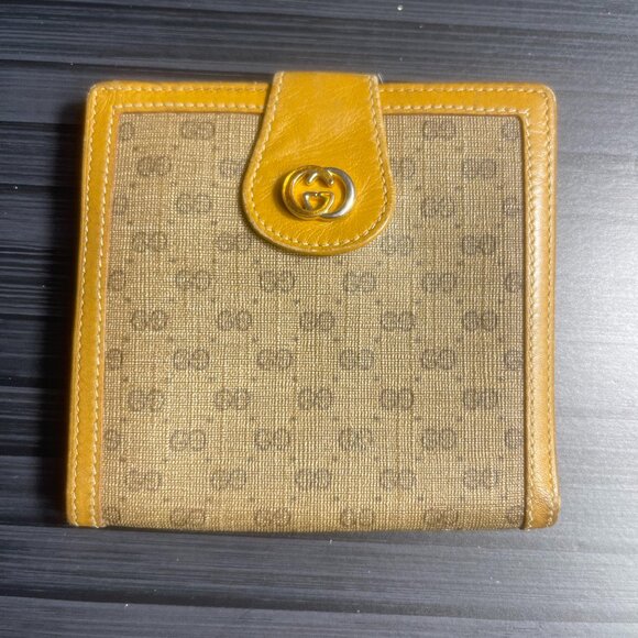 Gucci Vintage GG Bifold Wallet - Picture 1 of 5